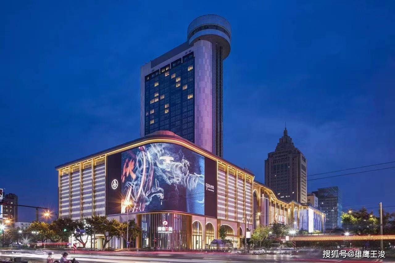 杭州市中心网红潮玩酒店，高端日料、古法SPA、旋转酒吧、超萌女仆一应俱全！