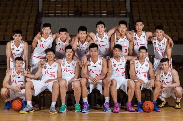 原创注册窗口即将关闭17名八一队员还有3人失业他仍不是自由球员