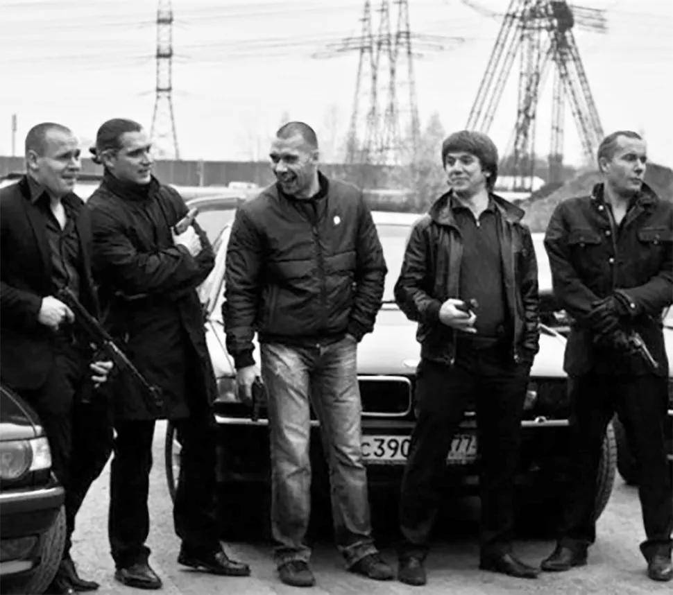 一是以俄罗斯规模最大的黑手党松采沃兄弟会为主的势力,他们有着典型