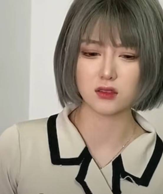 要价520陪玩的咬米又翻车与苓妹合拍视频眼睛比鼻子都还大