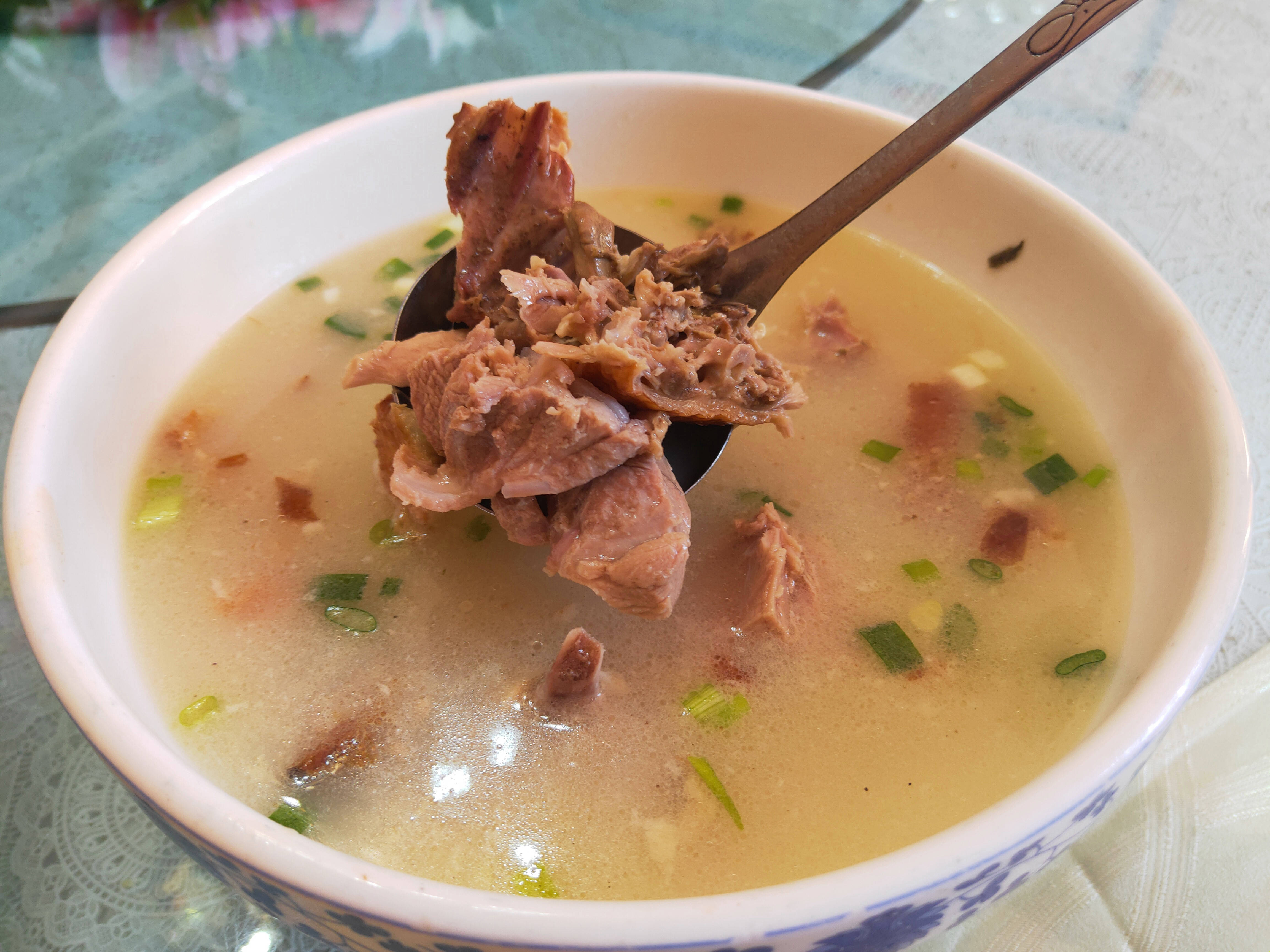 原创饭店吃烤鸭时被问鸭架要煲汤还是炸如果不懂那就尴尬了