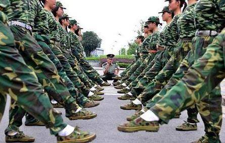 什么时候高中军训 52ac0aa4ae0a499980ee95452556854f.jpeg