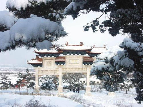 ɽ������س�̫����,�ƽ����ߴ�2000���,���� �ƽ�֮��