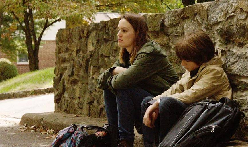 梦中的家庭微澜,解析梦见老公妈与嫂嫂亲密无间,在我家背后议论我的深层含义 梦中的家庭微澜,解析梦见老公妈与嫂嫂亲密无间,在我家背后议论我的深层含义