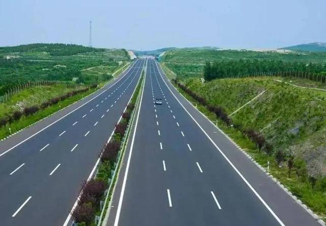 湖北建一条高速公路，全长126千米，直达鄂豫省界，对接安罗高速