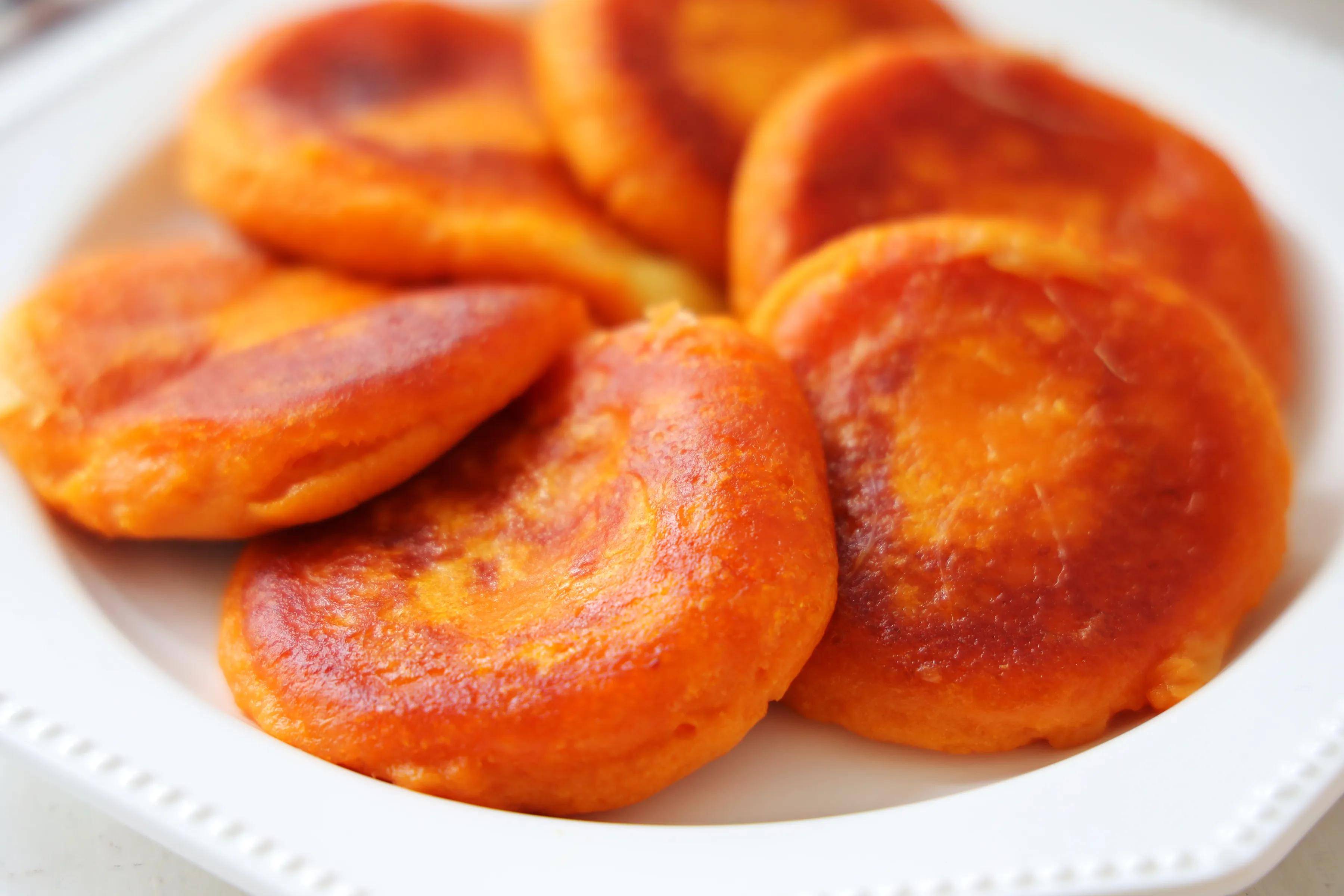 爆浆的红薯芝士饼咬一口柔软又拉丝孩子吃了还想吃太美味了