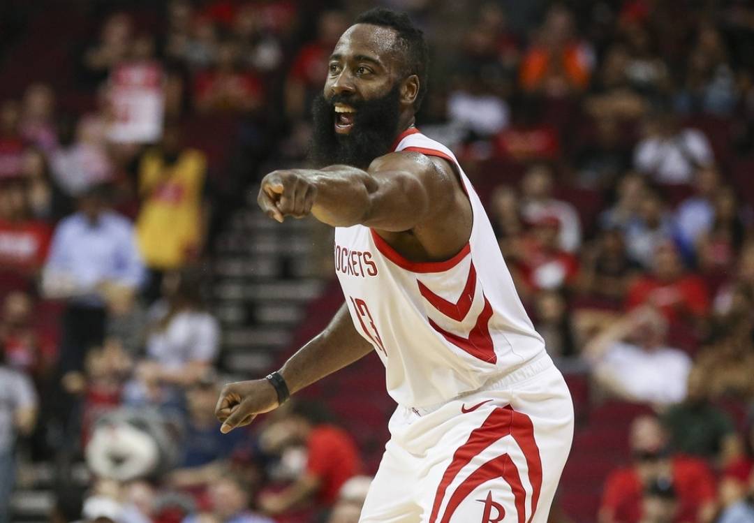 原创主动要求离开火箭的哈登,为何能得到退役球衣的待遇?原因有4点