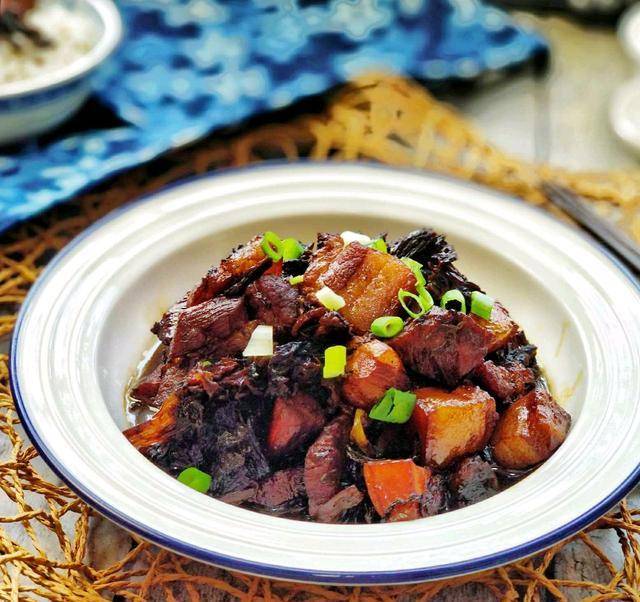 烧肉怎么烧好吃 d18c04476f0a4a5ea0779fb0f7d49078.jpeg