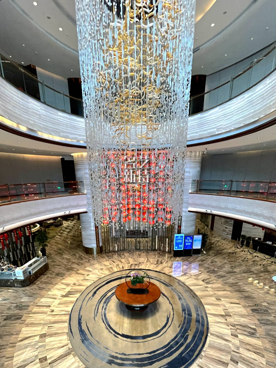 喜来登酒店大堂吊灯定制细节中蕴含艺术灯设计之美_灯光