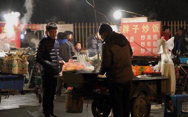 什么时候开始不让摆地摊 045d3d6e0a694c599024f228cd172ca8.jpeg