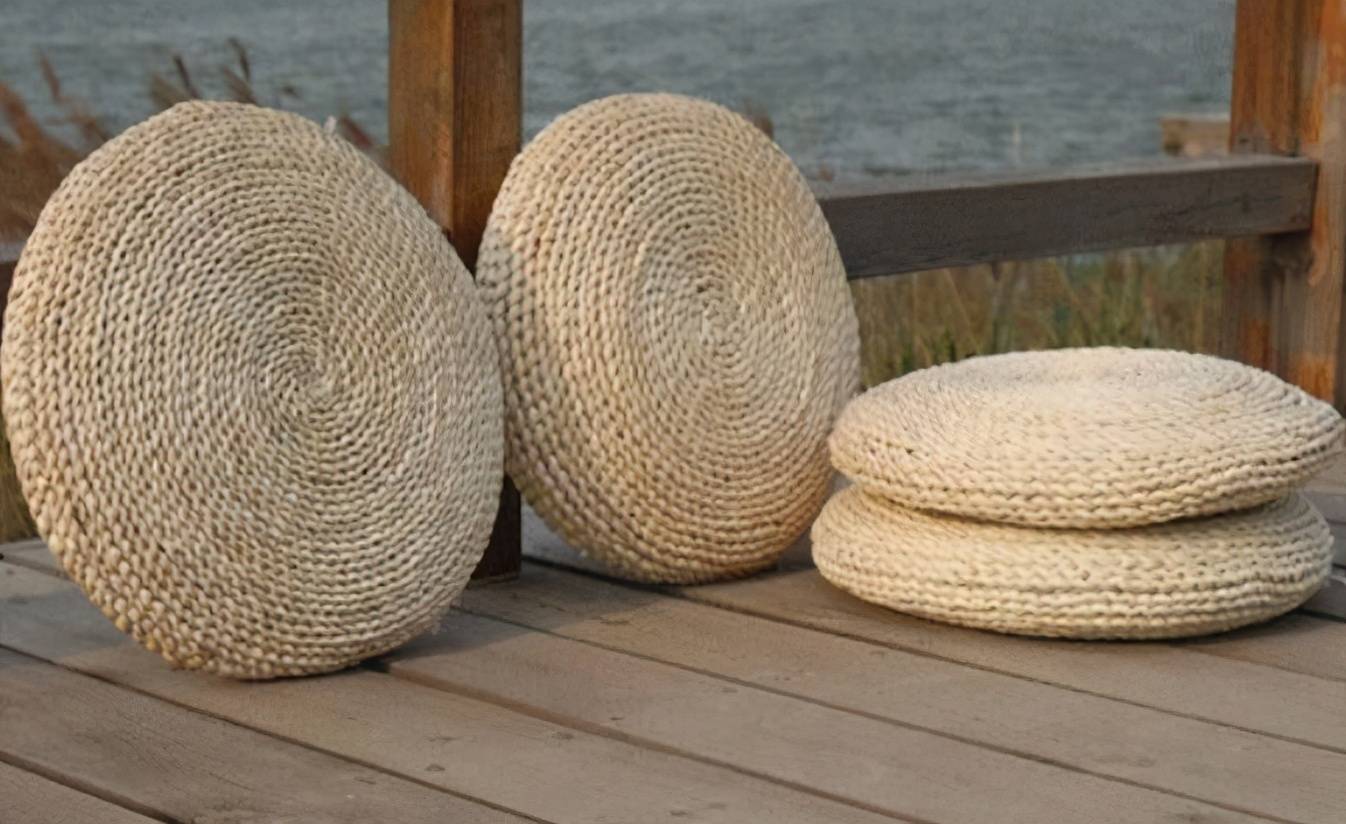 邹康通过编草技艺也能致富