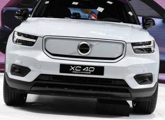 沃尔沃x40recharge油电同价2021的新选择