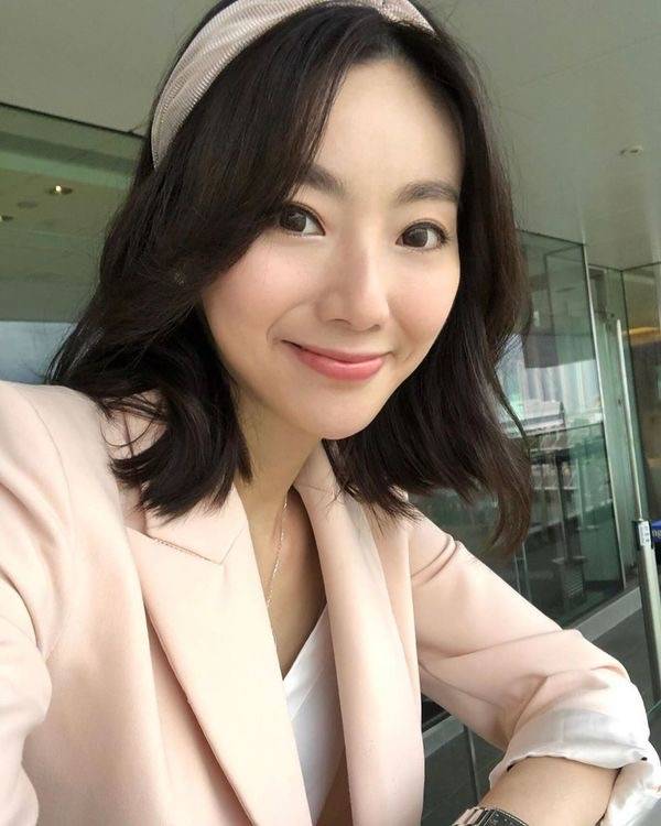 前tvb女主播离巢转行金融业变高管晒照被指炫富曾介入男上司婚姻