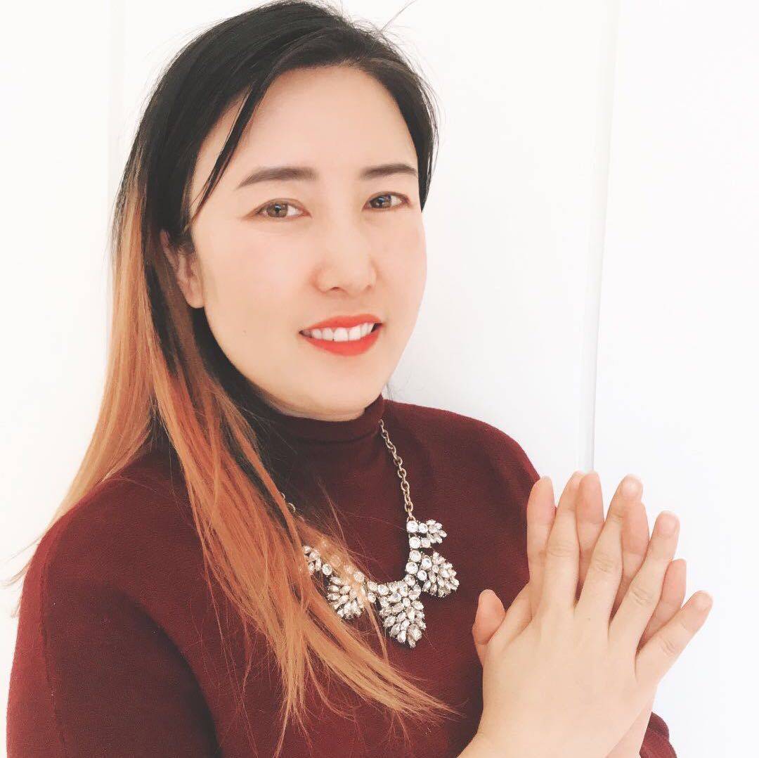 爽朗,自带气场的设计师郭燕,热心于传播与分享专业知识;从业设计十余