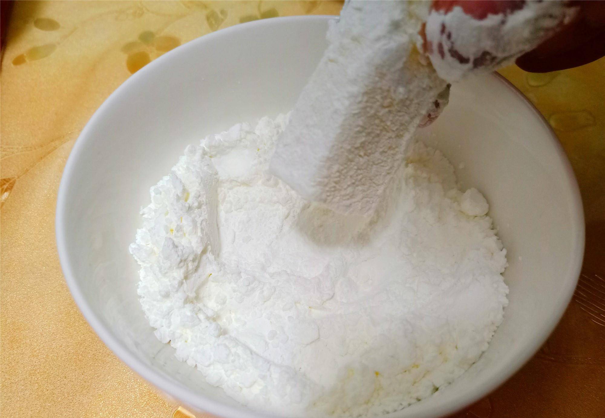 吃虾尾可以喝纯牛奶吗（吃小龙虾不能吃什么）