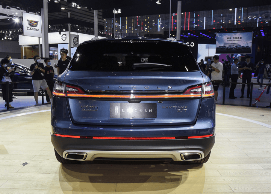 豪华中型SUV之争,林肯航海家VS凯迪拉克XT5怎么选?_搜狐汽车_搜狐网
