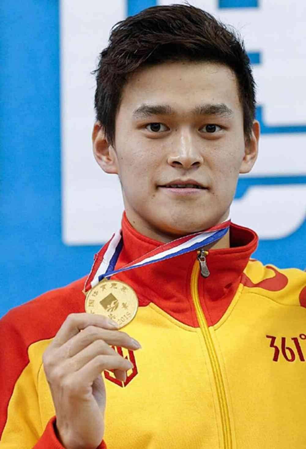 原创运动员成功究竟有多难?看过孙杨的手,康纳的耳朵你就明白