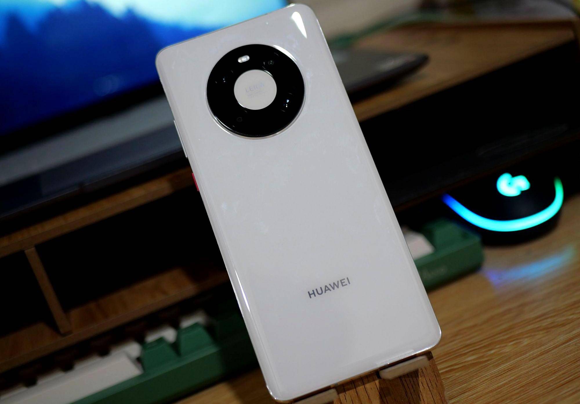 好不容易抢到华为mate40一个月后还是换到iphone12原因很现实