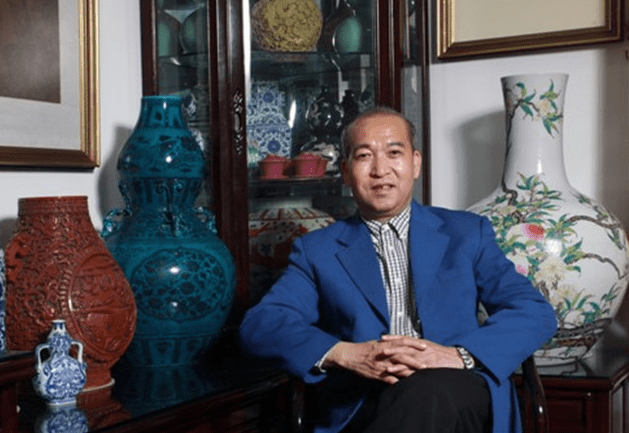 1954年,赵泰来出生在广东东莞.年少时,赵泰来也是个衣食无忧的大少爷.