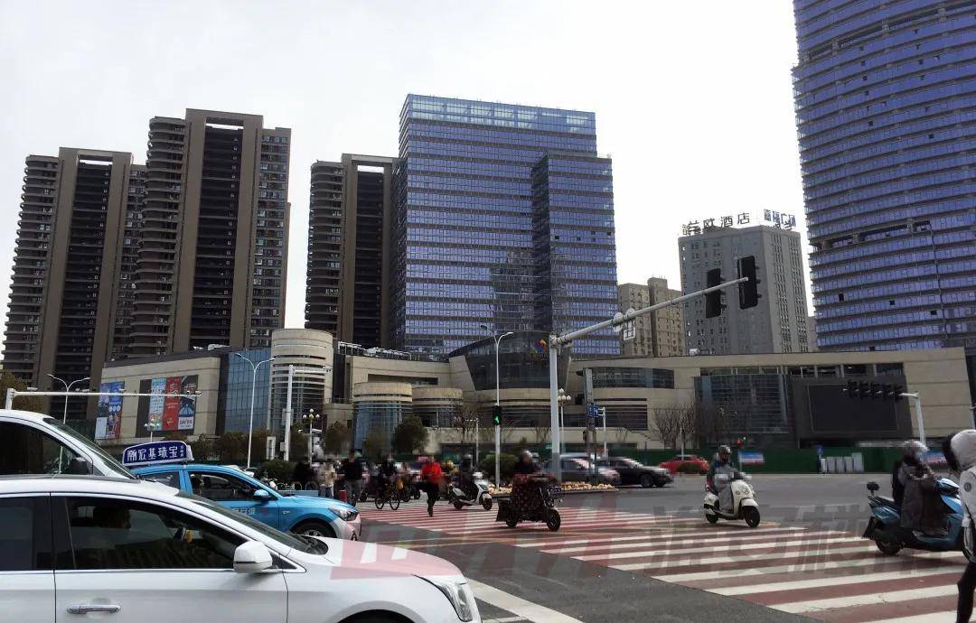 淮安金地中心早在 2018年就正式启动建设,历时2年多, 于去年5月份主体