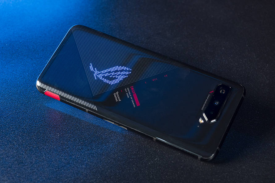 rog游戏手机5首发评测:六指操控 指哪打哪的畅快游戏体验