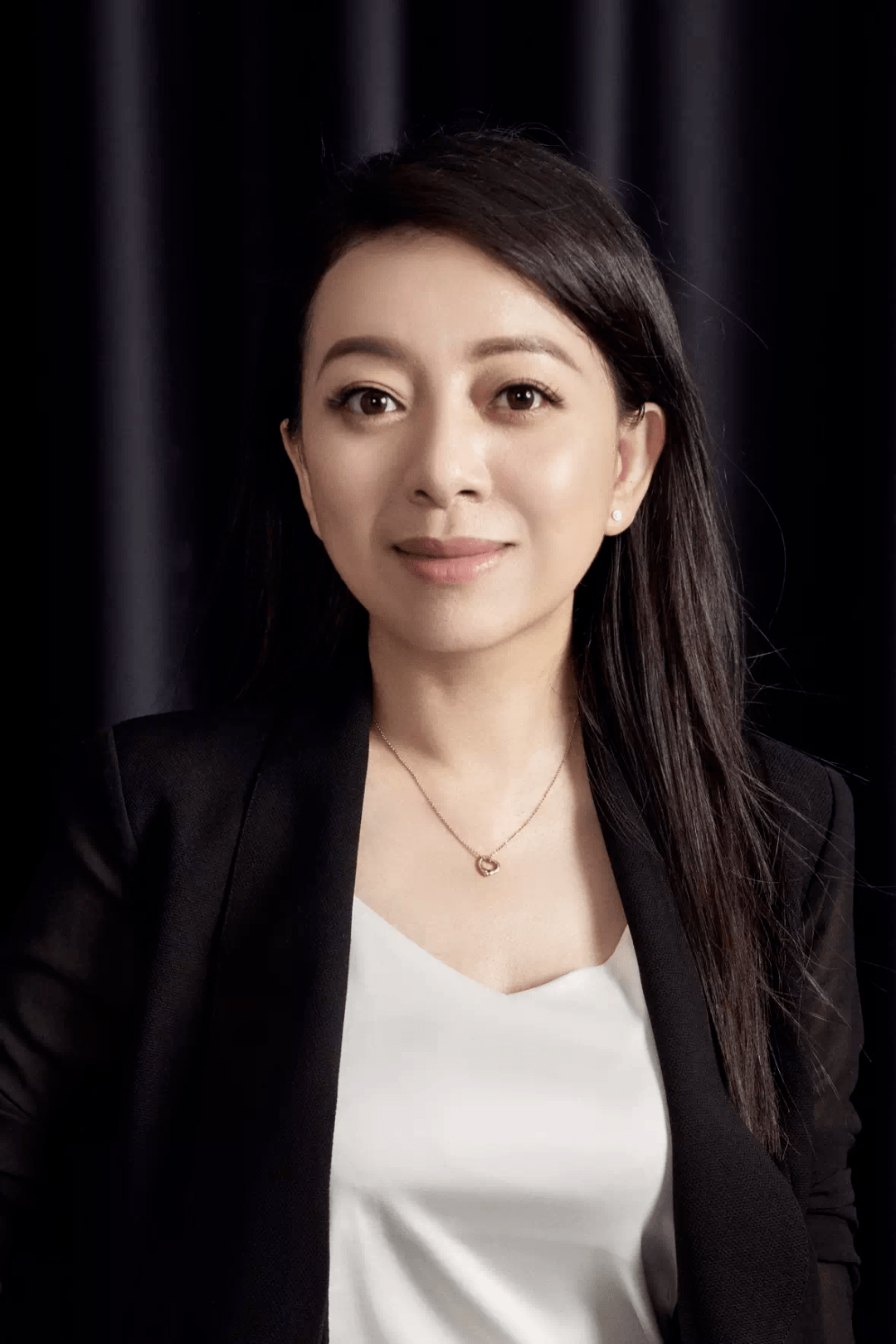 2008年,立白收购的高姿化妆品公司经营状况不佳,陈丹霞临危受命.
