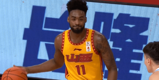 上篮怎么造犯规 02430ba74cb64df3b66d6ed91e824d83.png