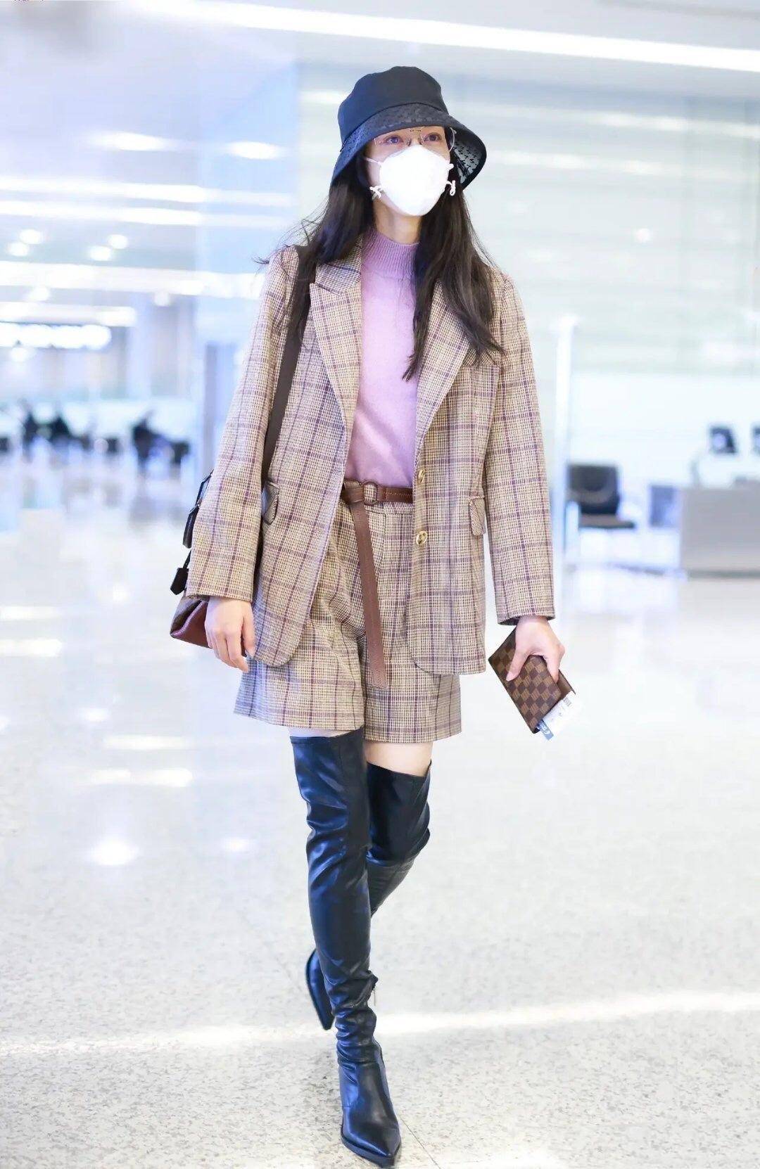 韩雪衣服品味了得!穿针织开衫搭配黑子长裤走机场,简约清爽