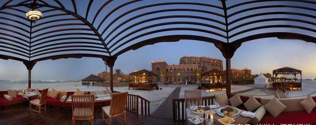 世上唯一的八星级酒店，一座从沙漠中拔地而起的奇迹，奢华如皇宫