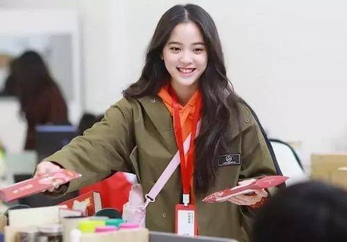 欧阳娜娜的vlog是在哪发布的 f897df3a842d403094505809cc5c3434.jpeg