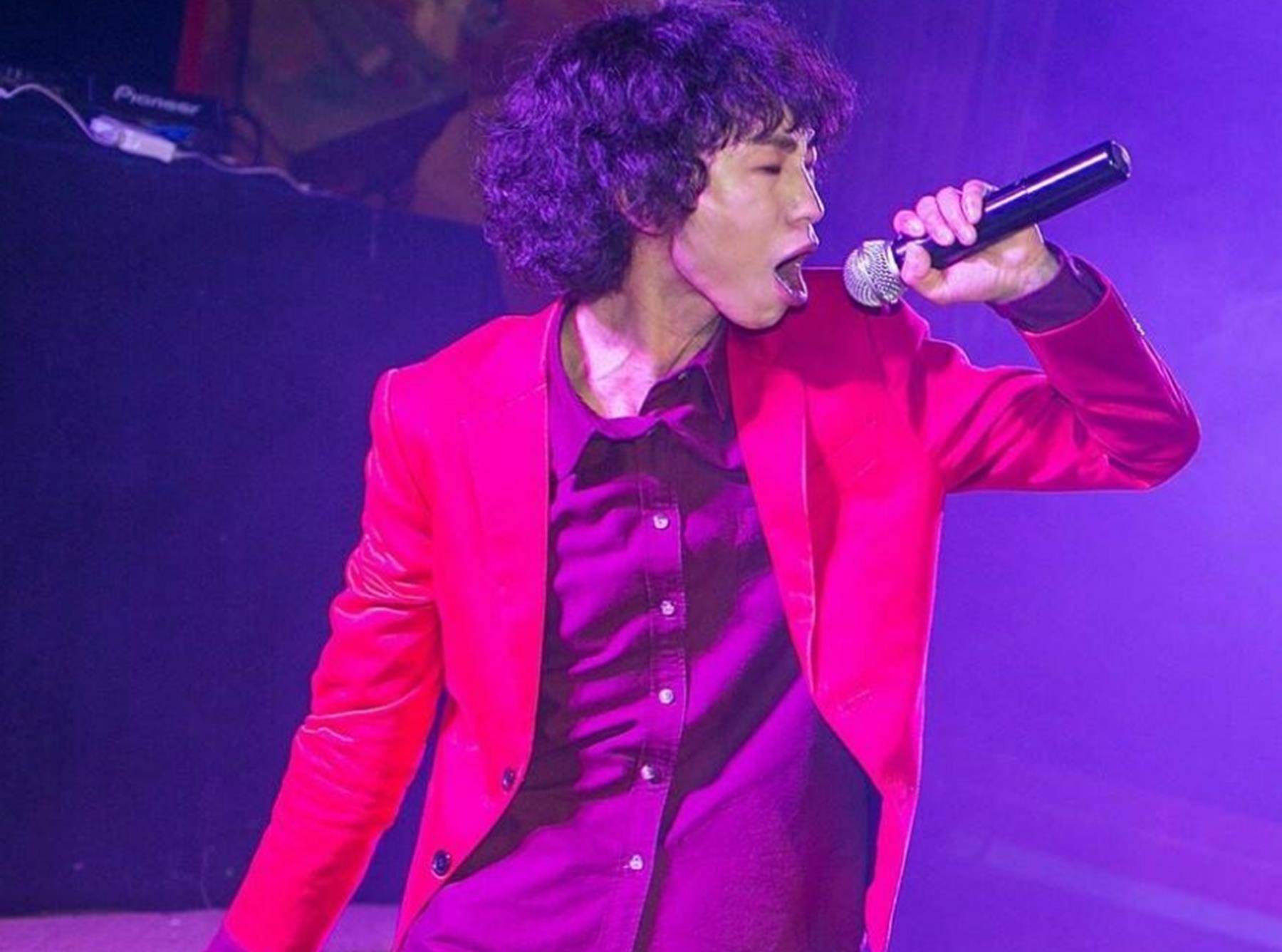 《我的滑板鞋》原唱庞麦郎为何家徒四壁住砖房,瘦50斤还打父母?