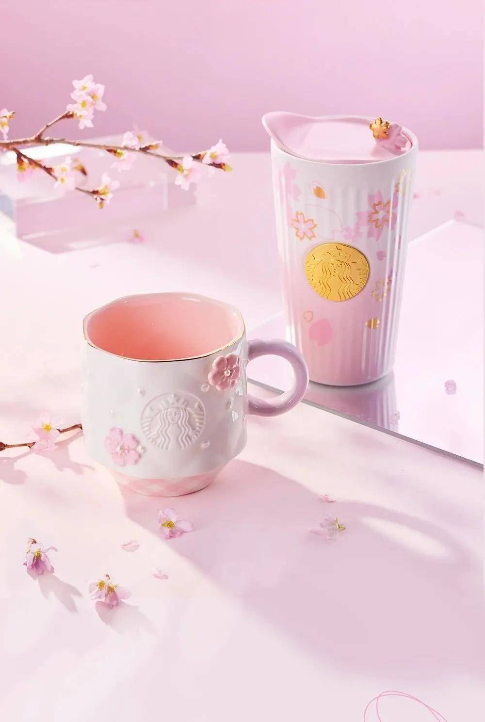 星巴克樱花季限定包装如约而至开启春日浪漫