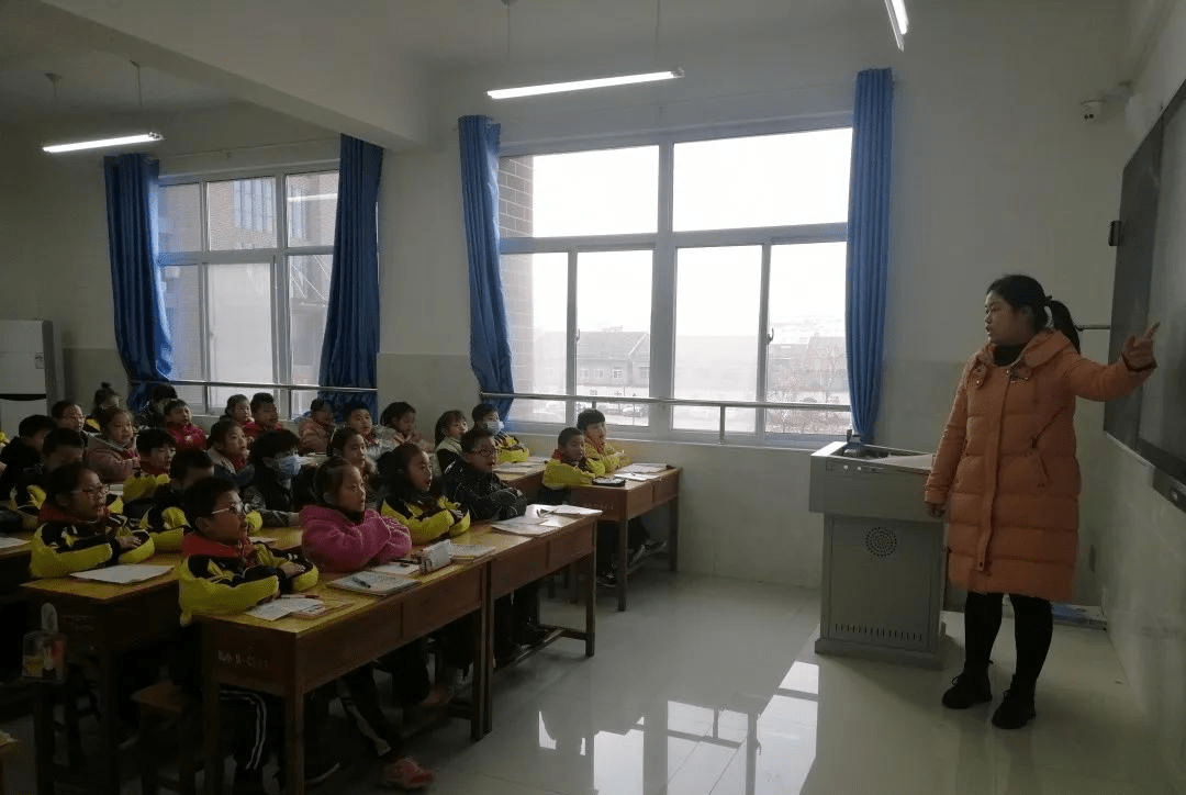 枣庄市市中区回民小学植树节系列活动