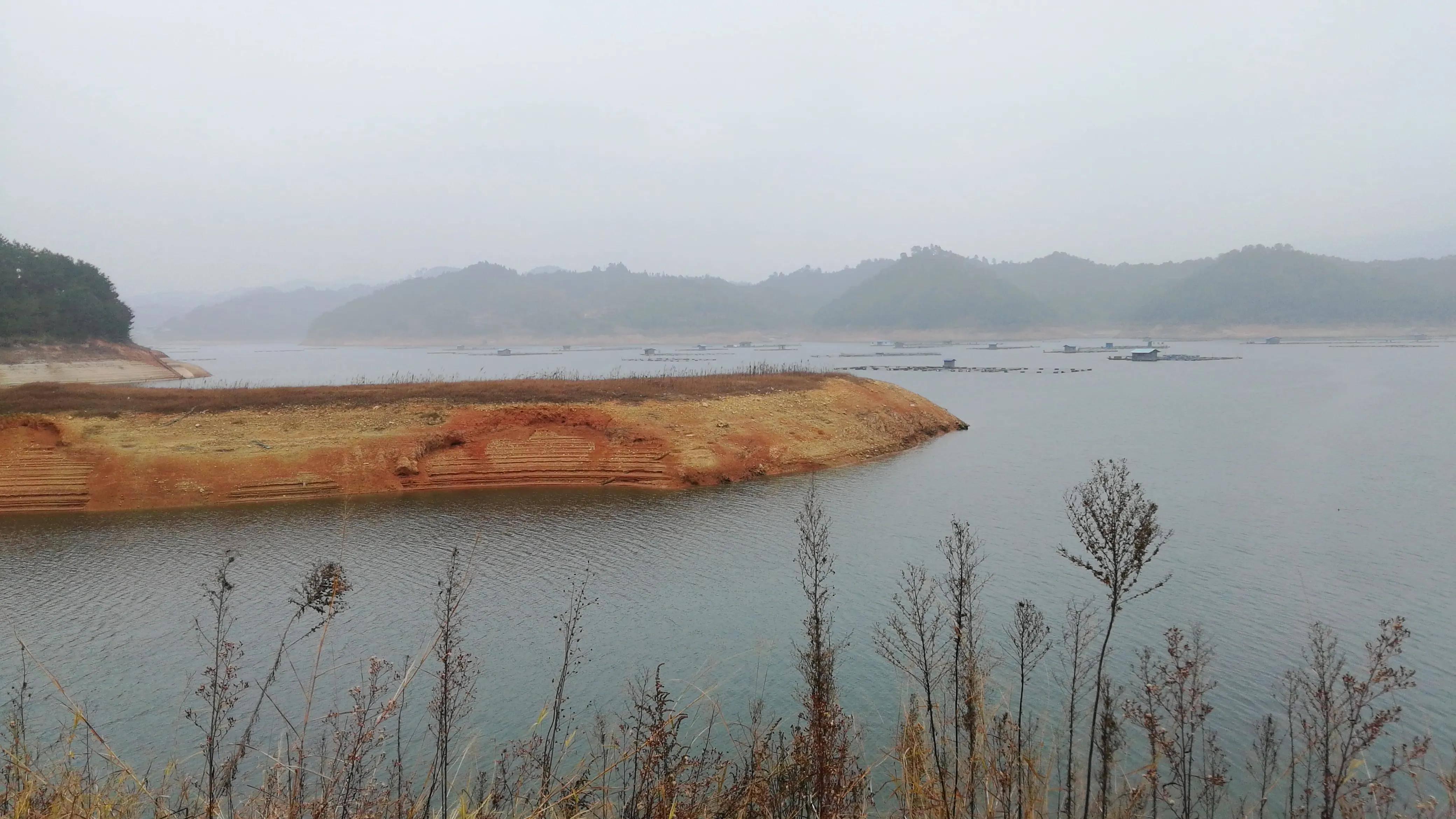 湖南省郴州市资兴市，带你去坪石，看东江湖畔的美景