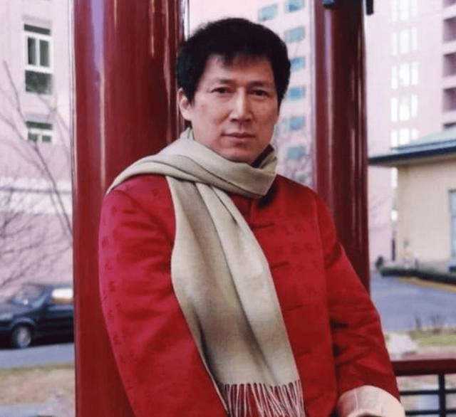 怎么才能傍富婆 5cf7c1b94a0245f2b8d2d6e5d65c8644.png