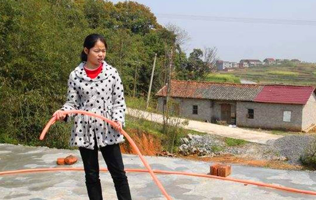 再者,凡事都要多长个心眼,谁知道这逃荒女嫁给你是为了什么呢?