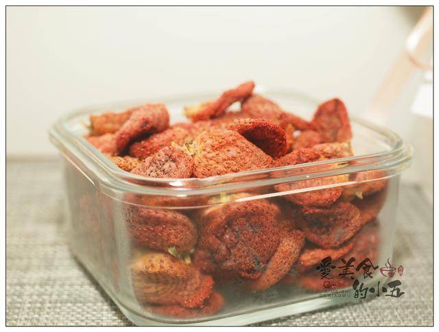 草莓干:原果慢烘,酸甜交织的味道,犹如初恋的味道