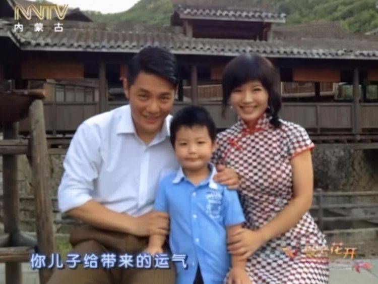 为爱退居幕后,21年捧红丈夫,终敌不过3个月模特,今依旧很美_程愫