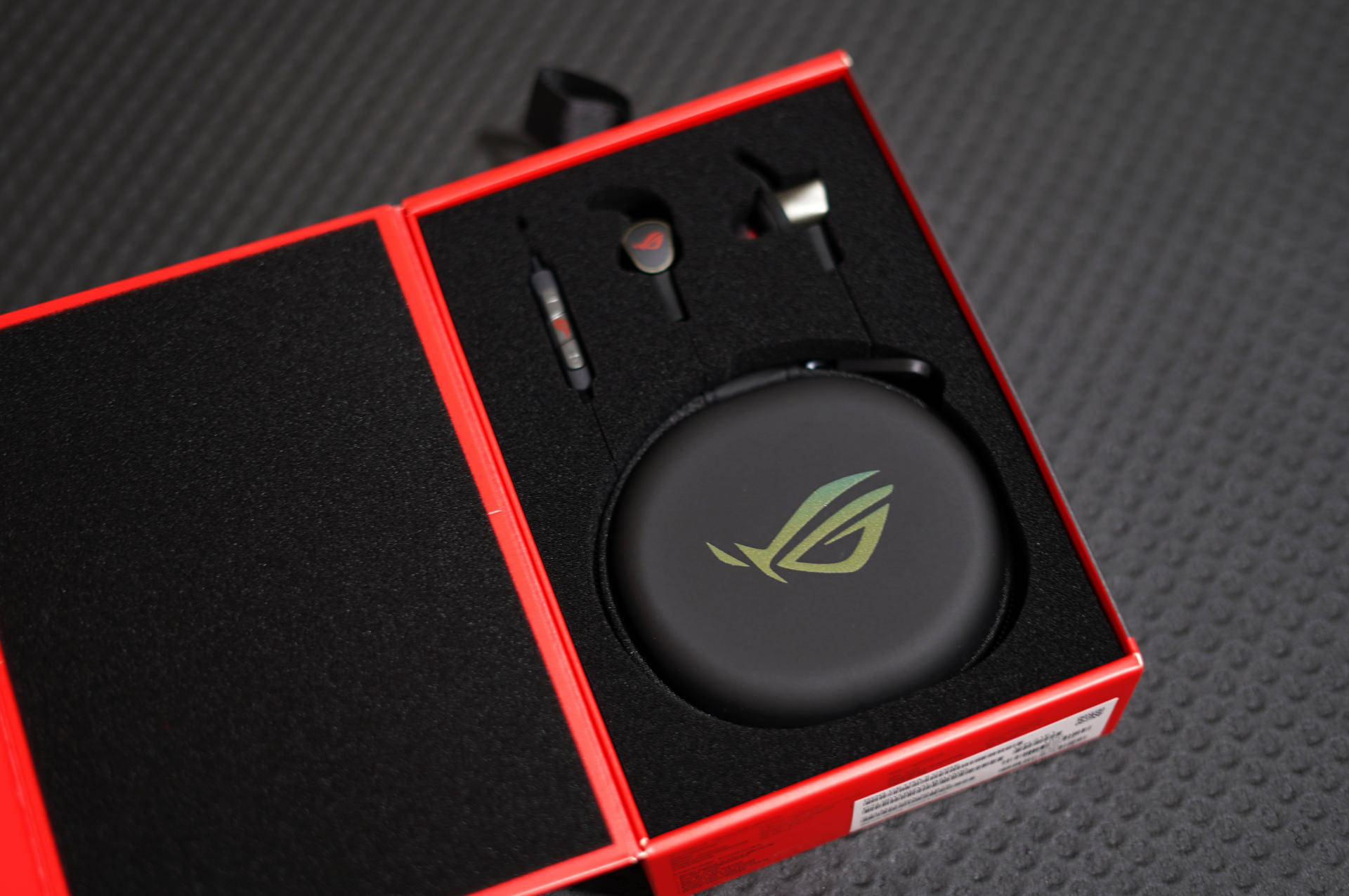 原创rog降临来袭败家之眼电竞小耳依旧很能打