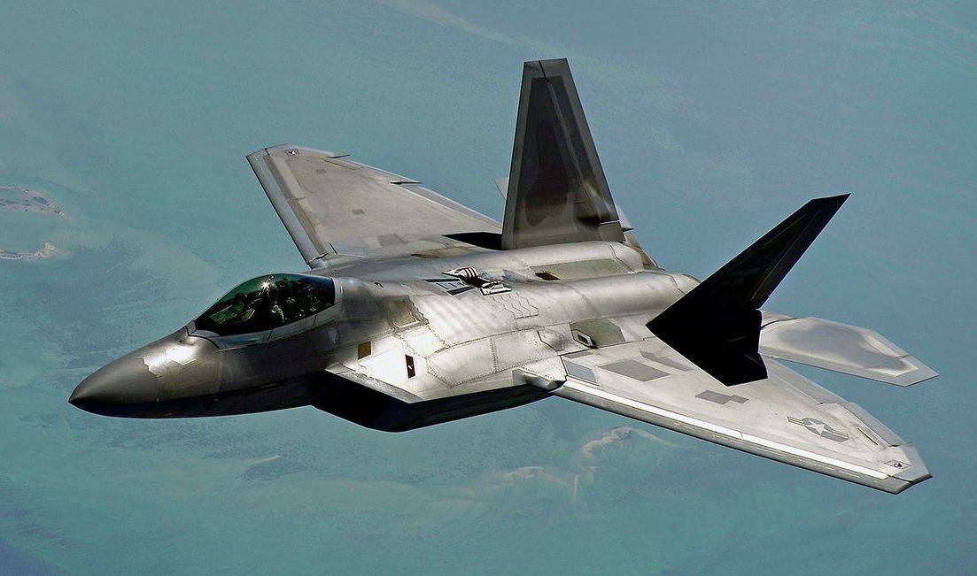 f22再遭事故,机头蹭地着陆,相控阵雷达报废,千万美元打水漂_美国空军