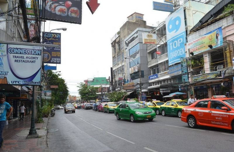 泰国曼谷考山路：背包客的天堂，便宜又好玩，泰国的地标街道！