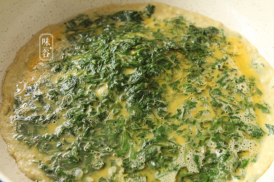 原创春分将至,路上这野草多留意,加鸡蛋一起煎,女人常吃气色好养身子