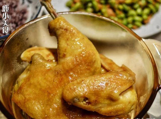 电饭煲焖鸡的做法要不要加水 cf5554e2416143c99d03676601e3672d.jpeg