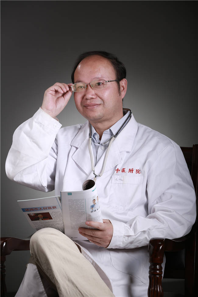 寻找中医大家阎兆君问学书山精通舌脉诊断身心共调创建志意辨证