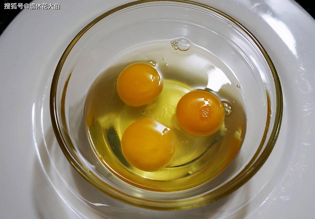 梦境启示录,磕开鸡蛋见真章——解析梦中蛋清蛋黄的深层含义 梦境启示录,磕开鸡蛋见真章——解析梦中蛋清蛋黄的深层含义