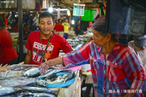 巴厘岛最接地气的鱼市，海鲜琳琅满目，可体验原汁原味的渔村风情