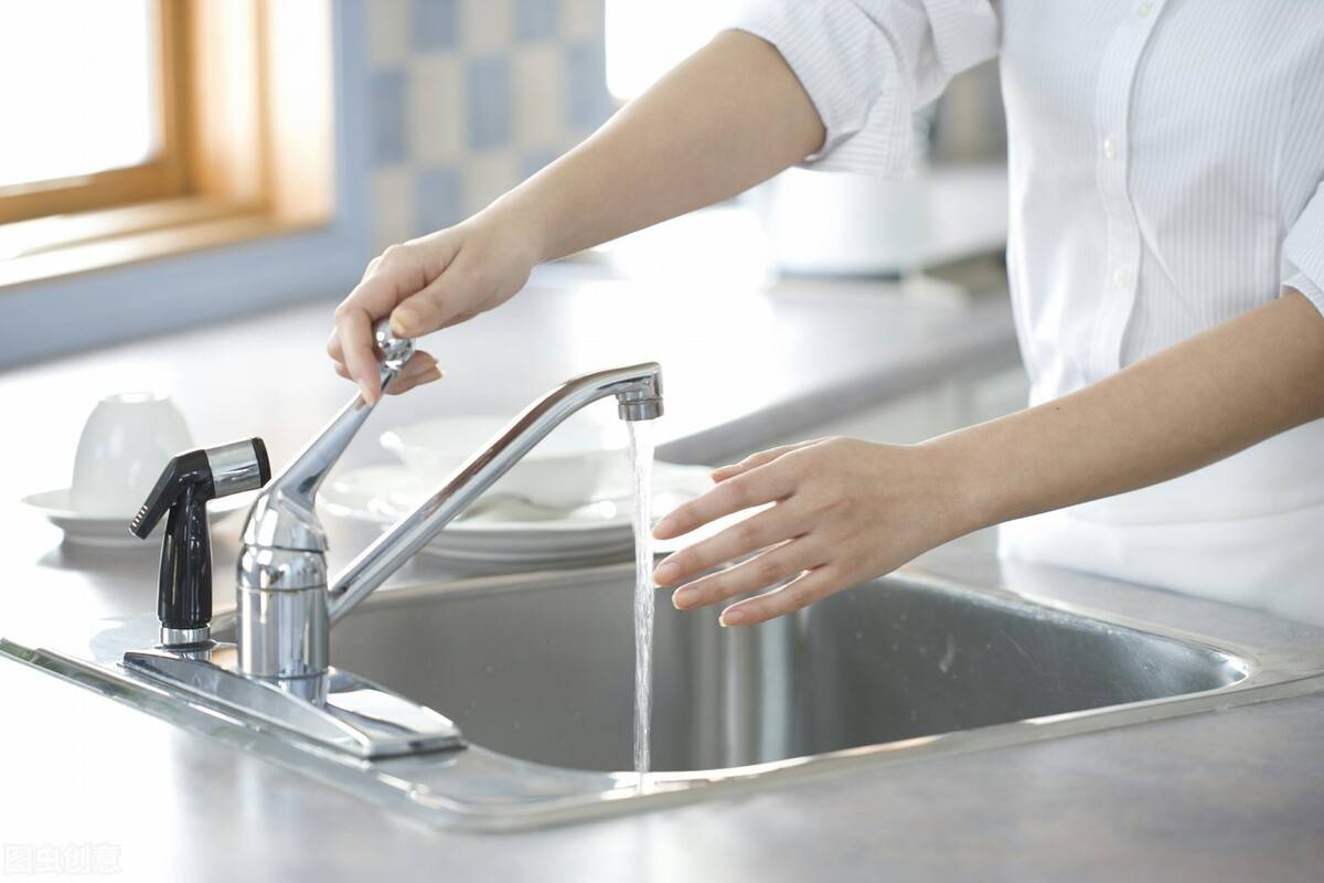 别着急购买净水器 先弄明白这些 才不用喝脏水 滤芯