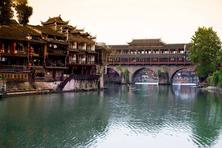 中国最挣钱“古城”，门票380元年收入高达200亿，甩凤凰古城三条