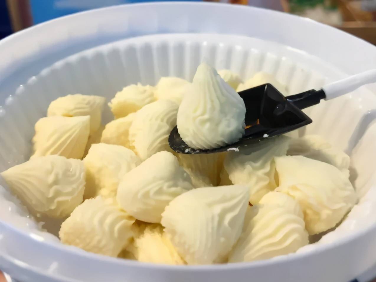 蜂蜜奶花果皮奶味卷果粒乳酪奶豆腐奶果子山楂奶酪夹心奶皮子月饼奶嚼