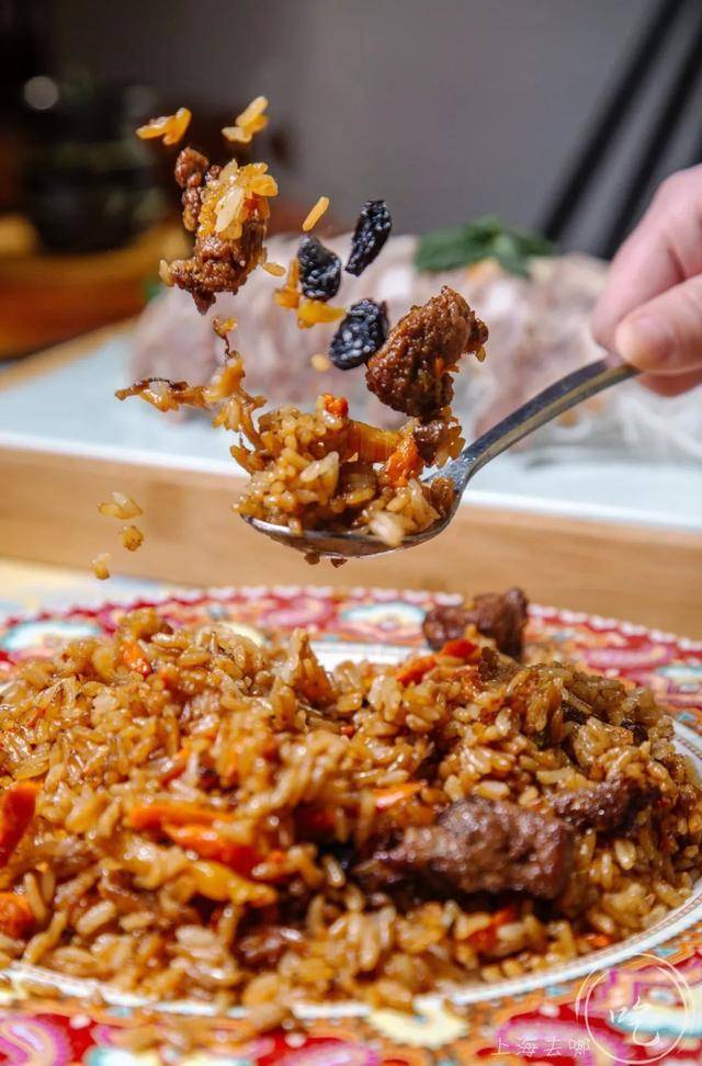 绝了这家伪装成小酒馆的新疆菜大佬来吃的人都直呼地道